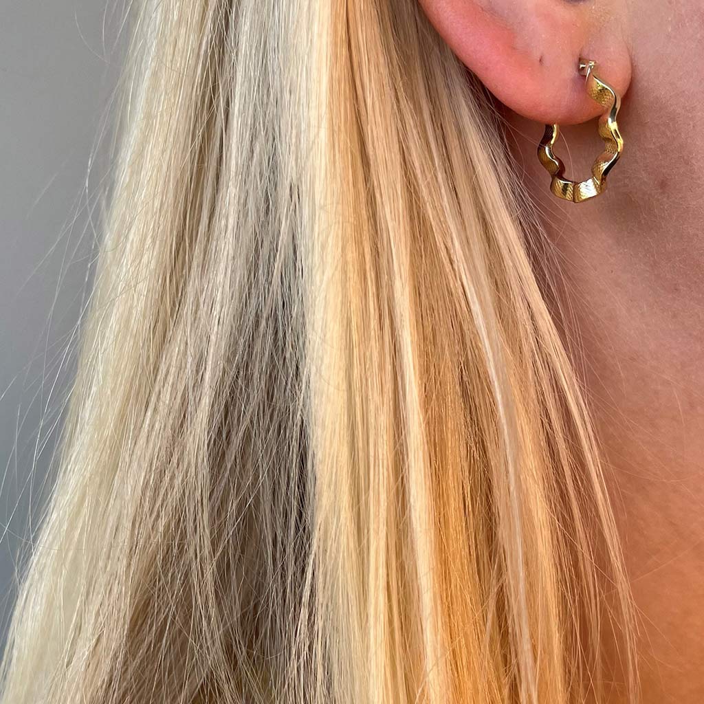 Scrouples - 8 karat creoler, buet 20mm - Model: 121133