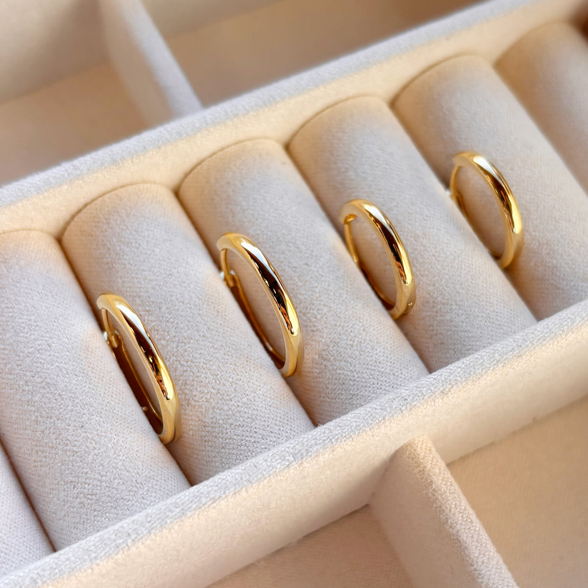 Scrouples - 8 kt. guld clip creoler 1,5 x 17,5 mm - Modelnr: 124873