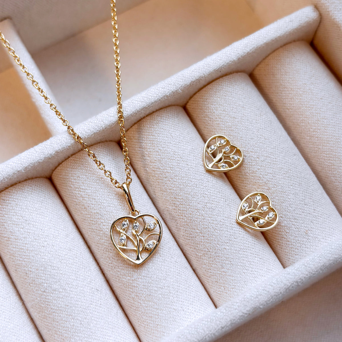 Scrouples - 8 kt guld ørestikker med syntetiske zirkoner - Model: 125003