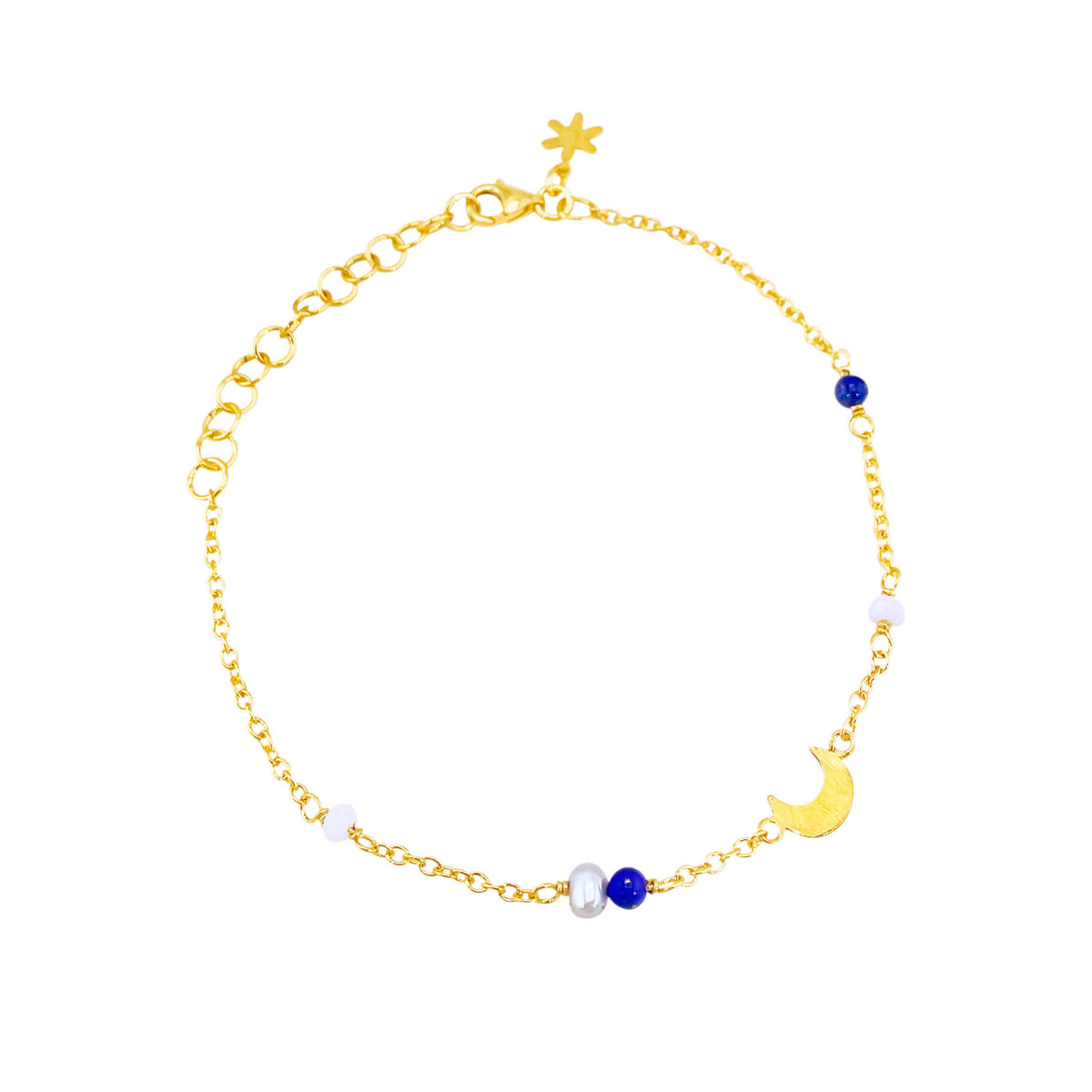Susanne Friis Bjørner Armbånd anker 16-20 cm, forgyldt sølv, lille mat halvmåne, blå calcedon, farvet ferskvandsperle, lapis lazuli