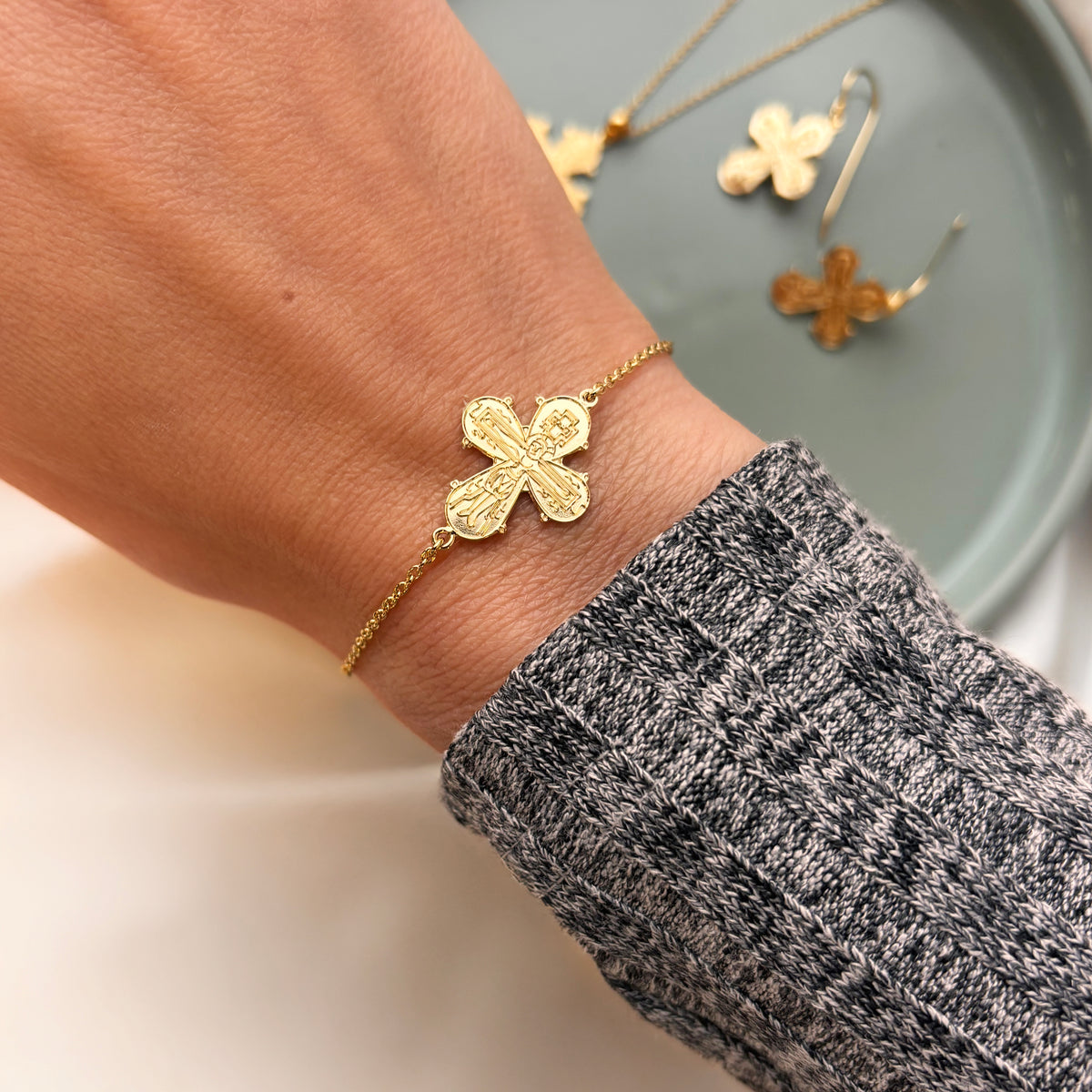 Scrouples - Armbånd forgyldt sølv med dagmar kors - Model: 39752A,M