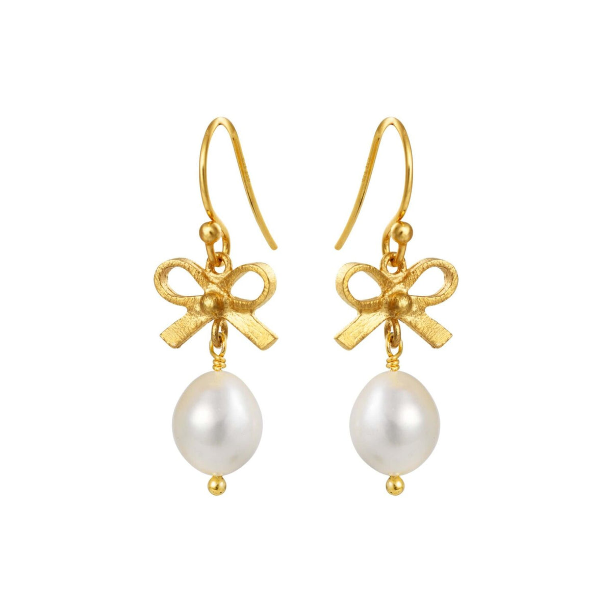 Susanne Friis Bjørner - Ørehængere, forgyldt sølv med ferskvandsperler - Model: 4097-2-900