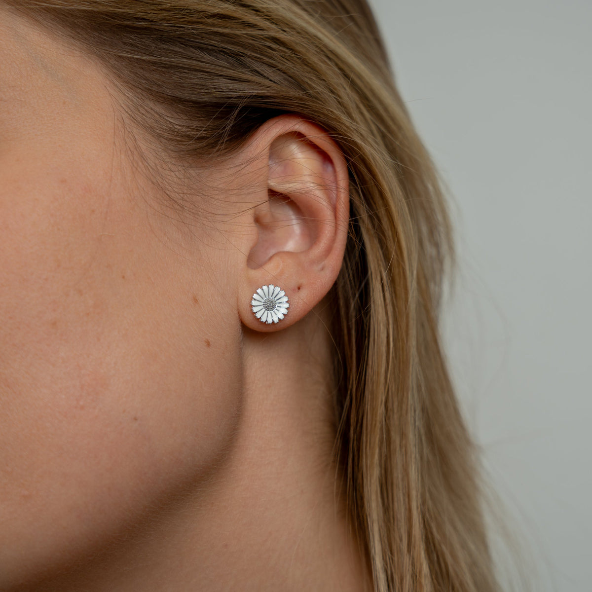 Aagaard Ørestikker Marguerit Hvid 10 mm Rhodineret Sterling Sølv