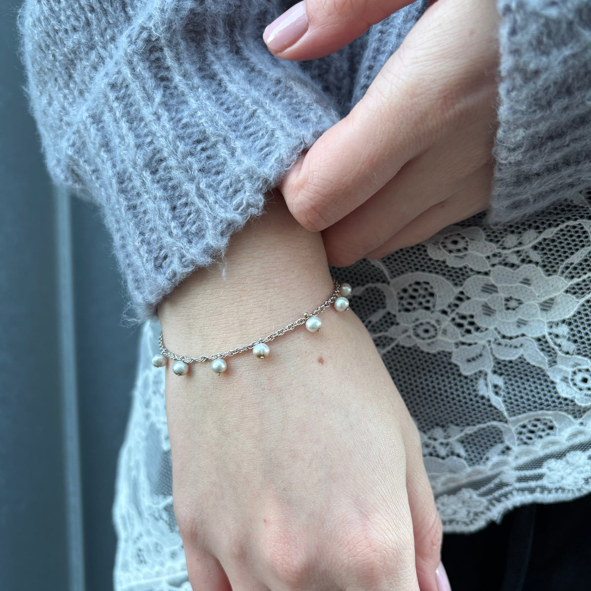 Christina Dangling Pearls armbånd i sølv – model 601-S47 – billede 4