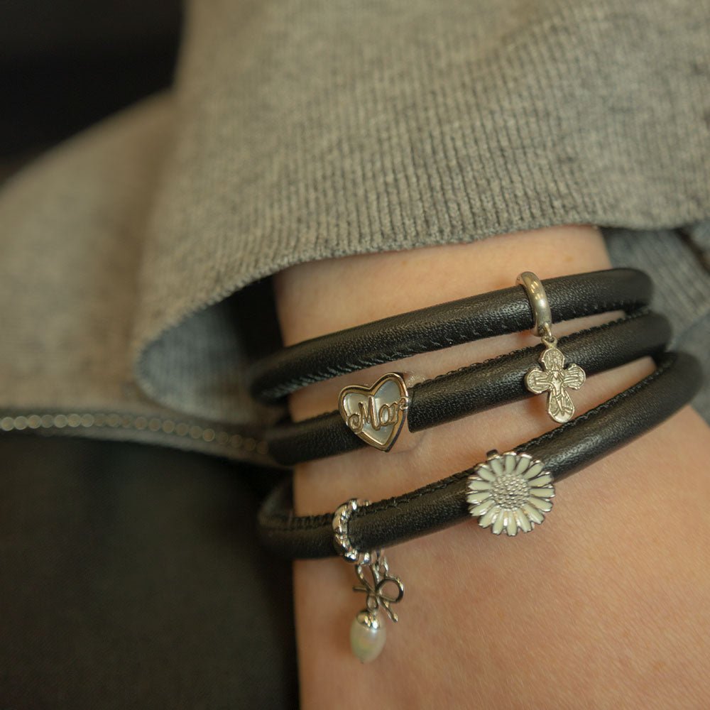 Christina Dagmar Kors charm i sølv – model 610-S104 – billede 4