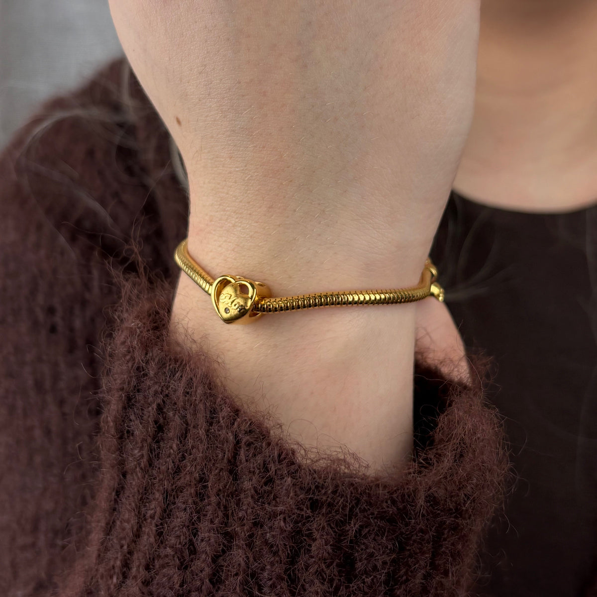 Christina Mor I love You charm 4 mm i forgyldt sølv – model 623-G312 – billede 5