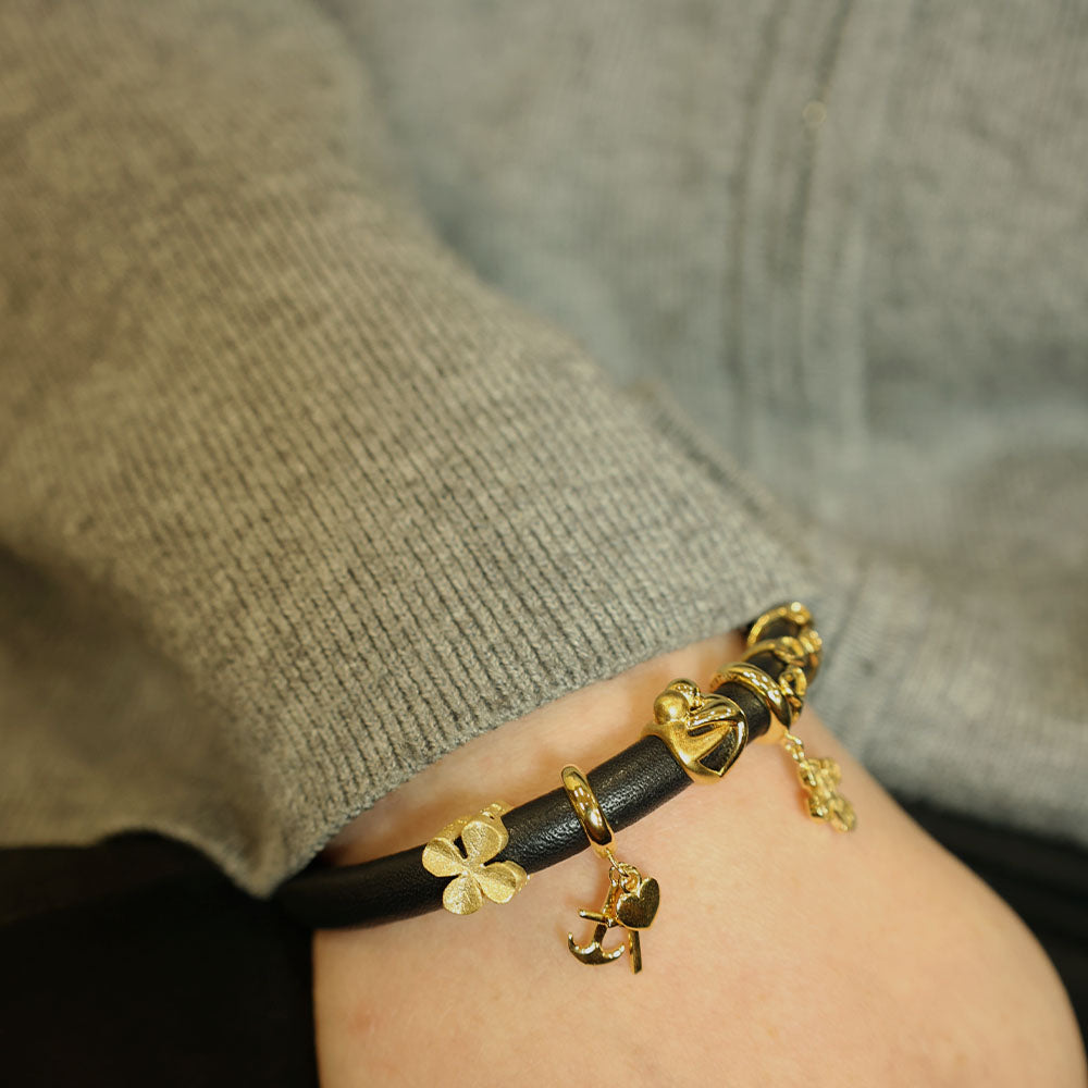 Christina Four Leaf Clover charm i forgyldt sølv – model 630-G231 – billede 3