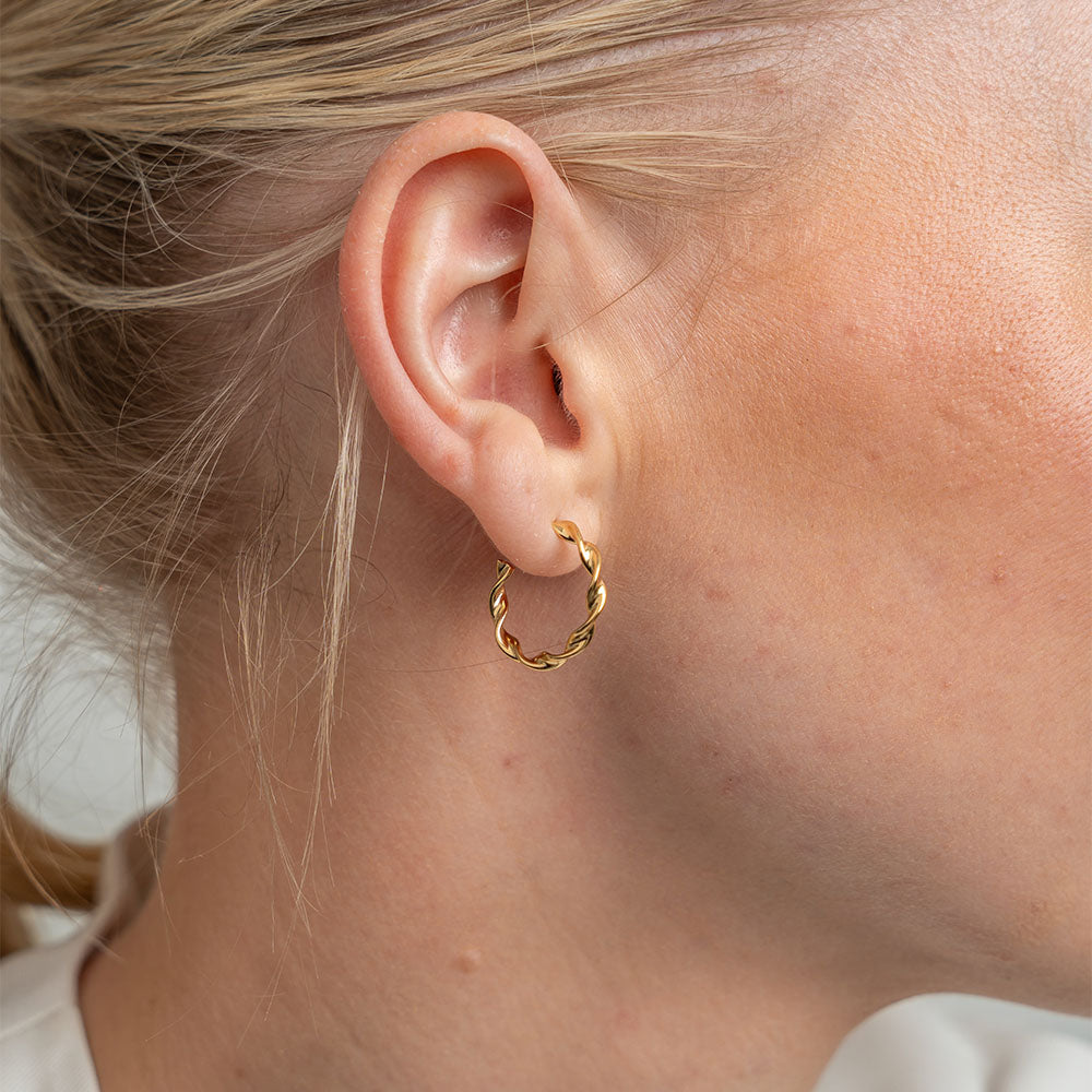 Christina Large Twisted creoler i forgyldt sølv – model 670-G89 – billede 2