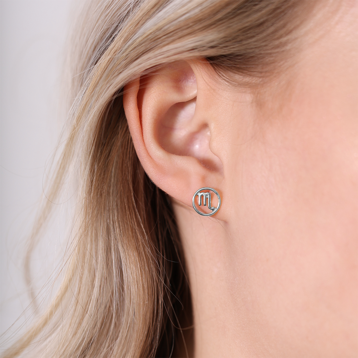 Christina Stjernetegn Skorpion ørestikker i sølv – model 671-S105-10 – billede 2