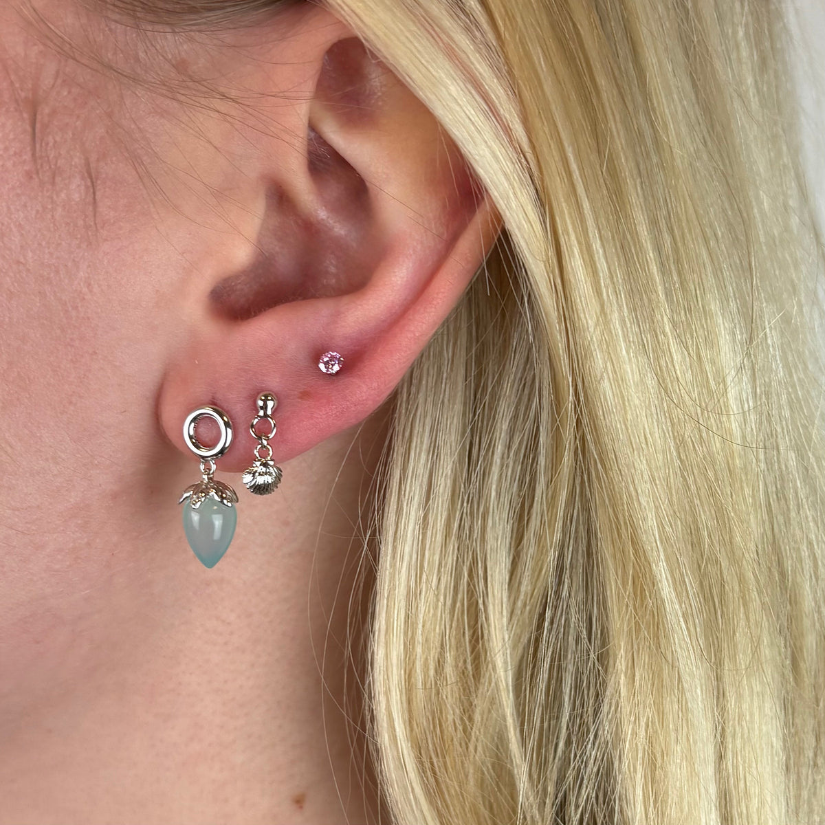 Christina Blue Chalcedony ørestikker i sølv – model 671-S104-BLUE – billede 5