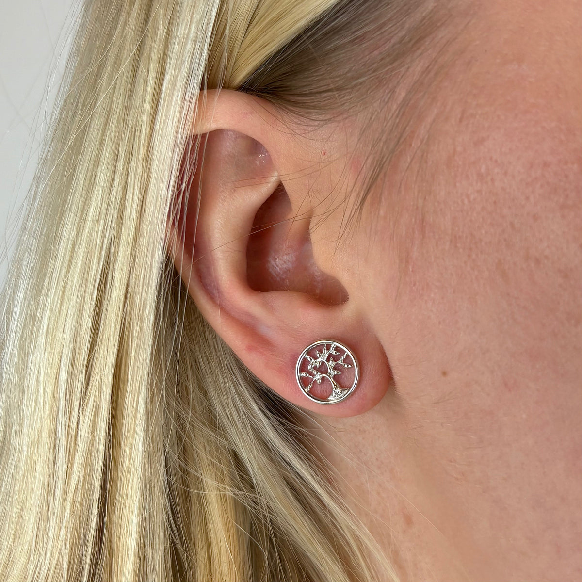 Christina Tree of Life ørestikker i sølv – model 671-S58 – billede 3