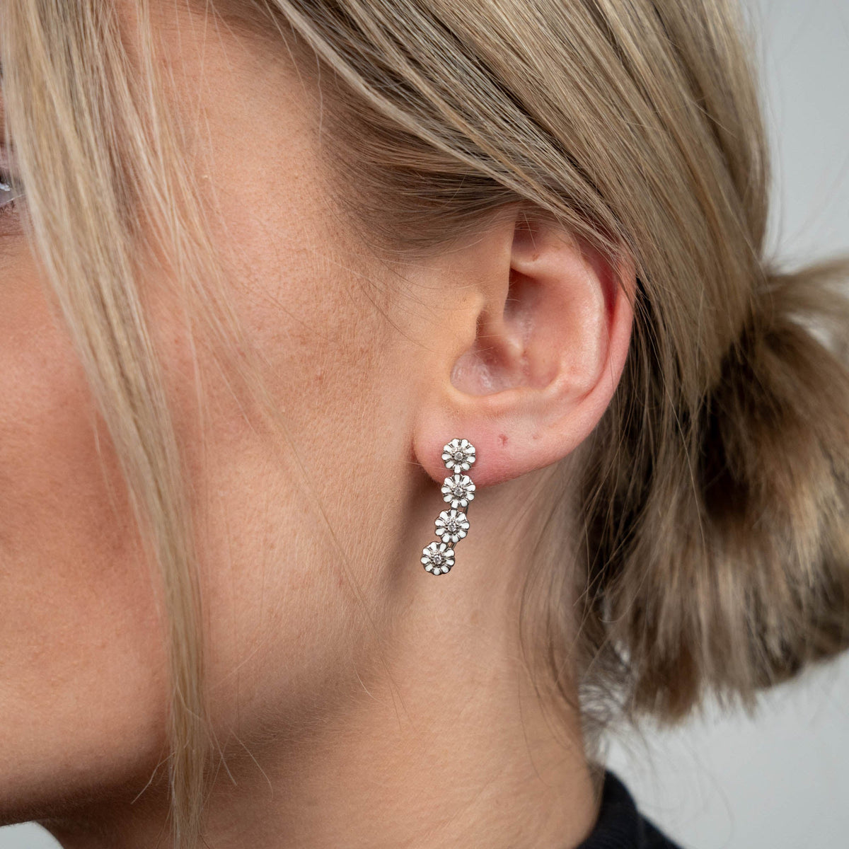 Christina Long Marguerits crawlers i sølv – model 672-S06 – billede 3