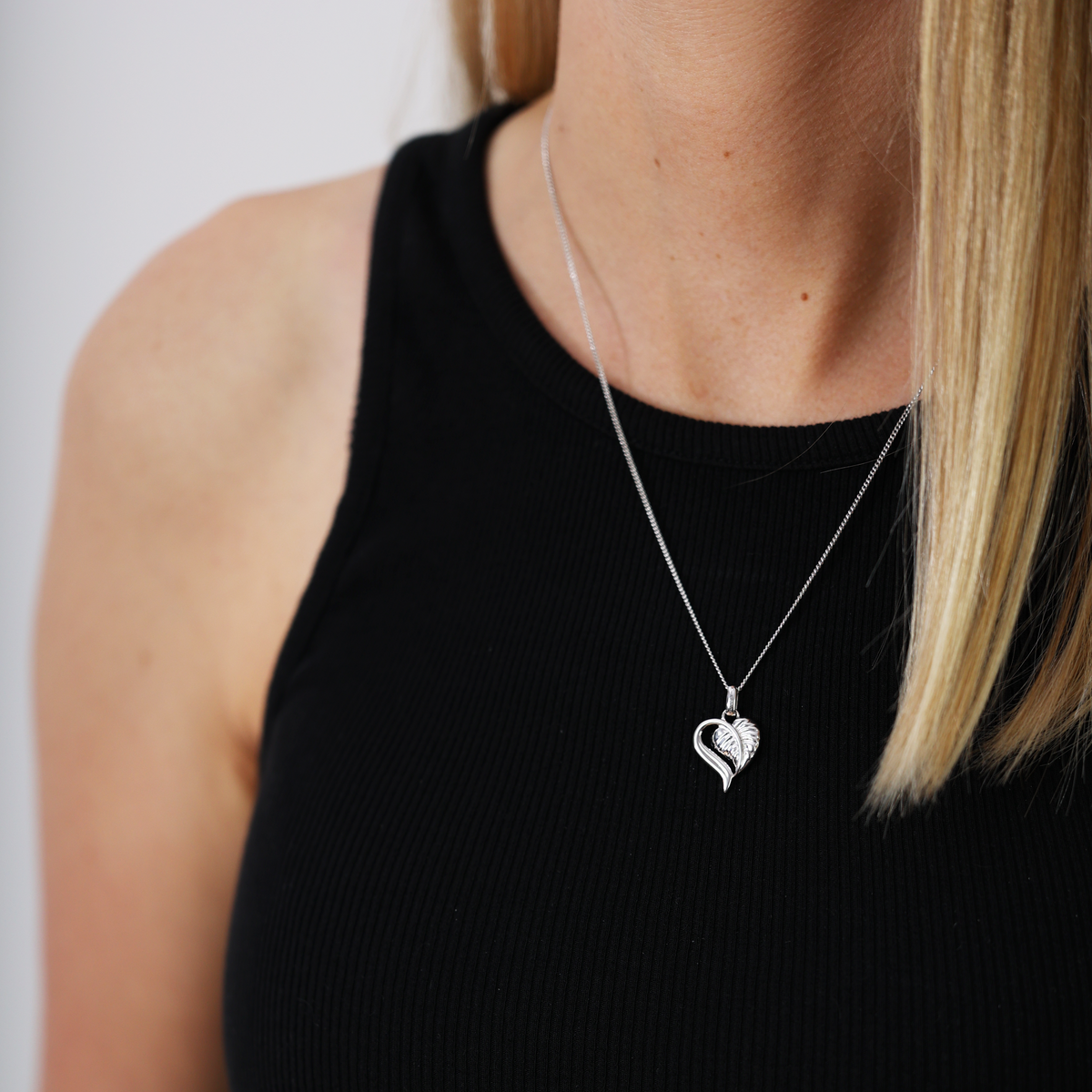 Christina Leaf of Love vedhæng i sølv – model 680-S74 – billede 2