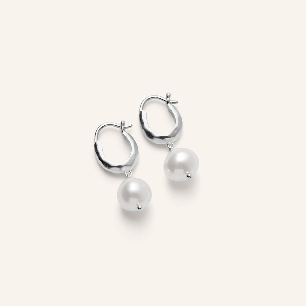 Pernille Corydon-Pearl Blossom Earrings- model E-511-s