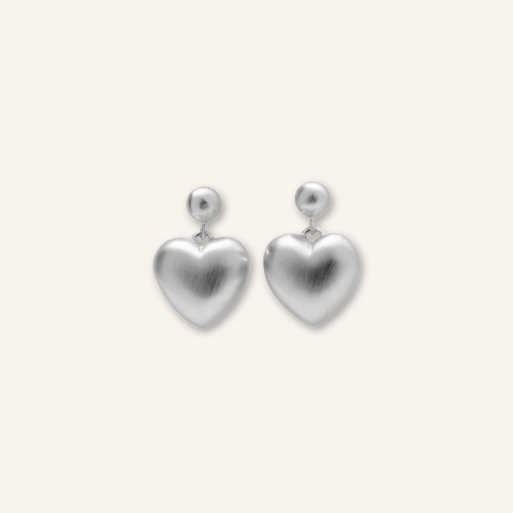 Pernille Corydon-Desire Earrings 18 mm – Hjerte 12 mm – Kugle 4 mm- model e-758-bsp