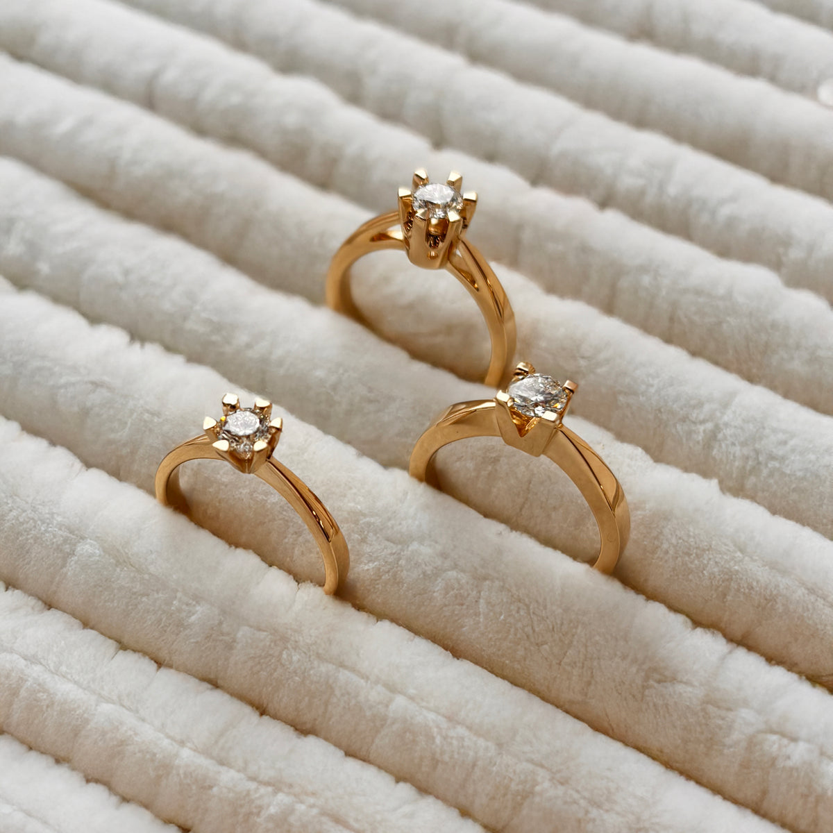 Scrouples - Kleopatra ring rødguld 0,40 W/SI 14 kt - Modelnr.: 7135,40