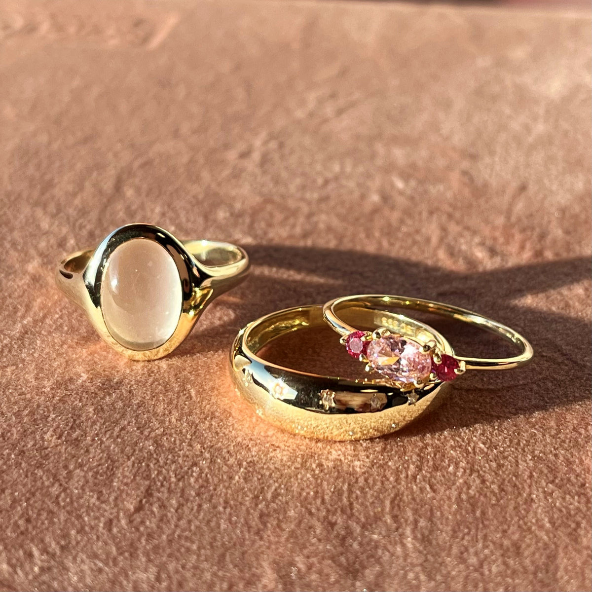 Scrouples - 8 kt. guldring med oval rosa quartz - Model: 714183