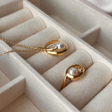 Scrouples - 8 kt guldring med syntetiske zirkoner - Model: 714673