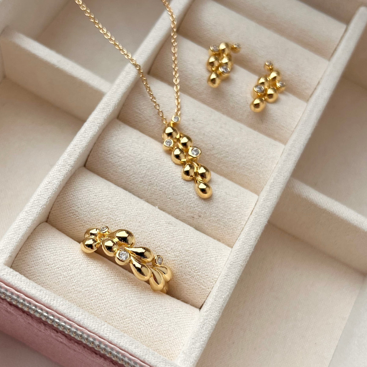Scrouples - Ring, forgyldt sølv med syntetiske zirkoner - Model: 729692