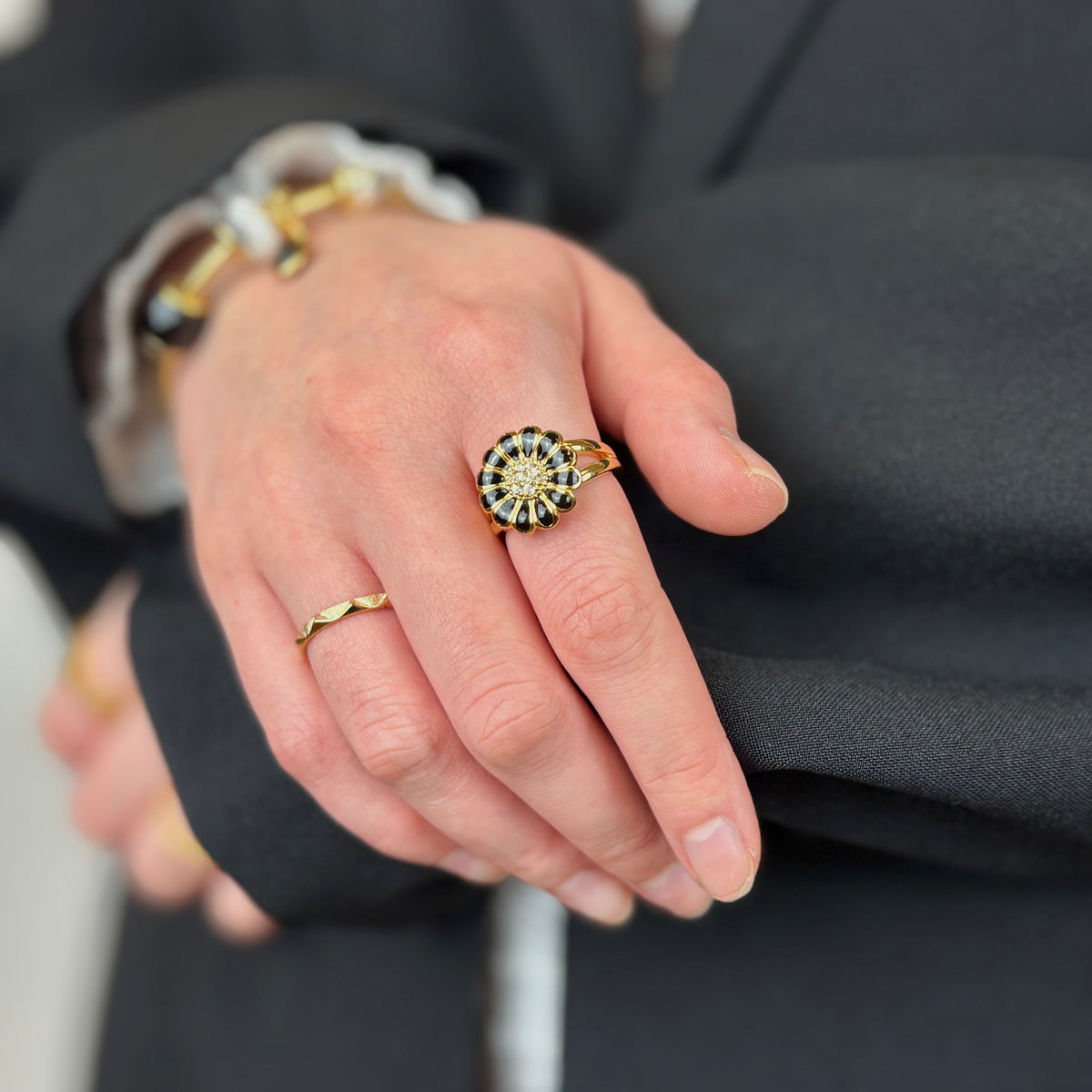 Christina Topaz Big Black Marguerit ring i forgyldt sølv – model 800-4.5.B – billede 2