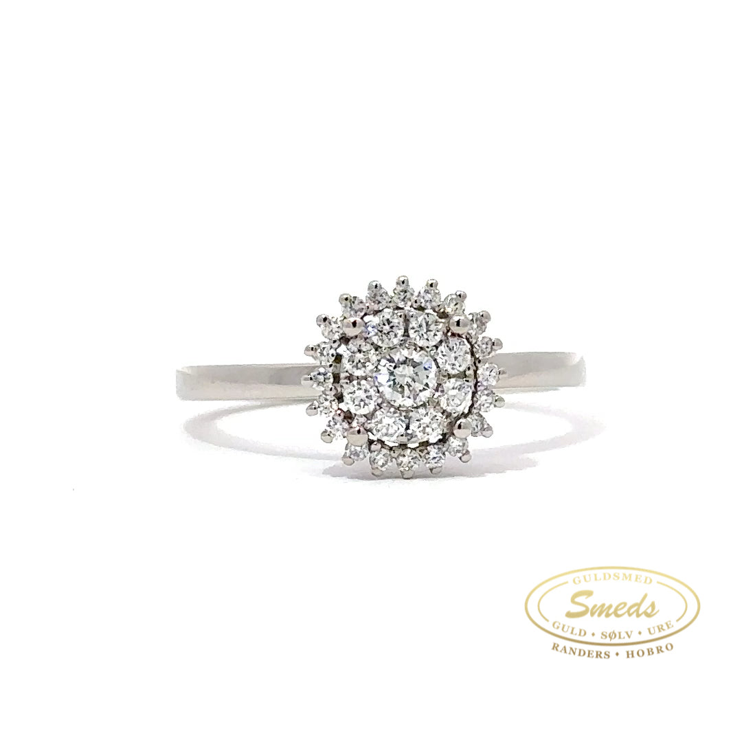 14 karat hvidguld ring med diamanter