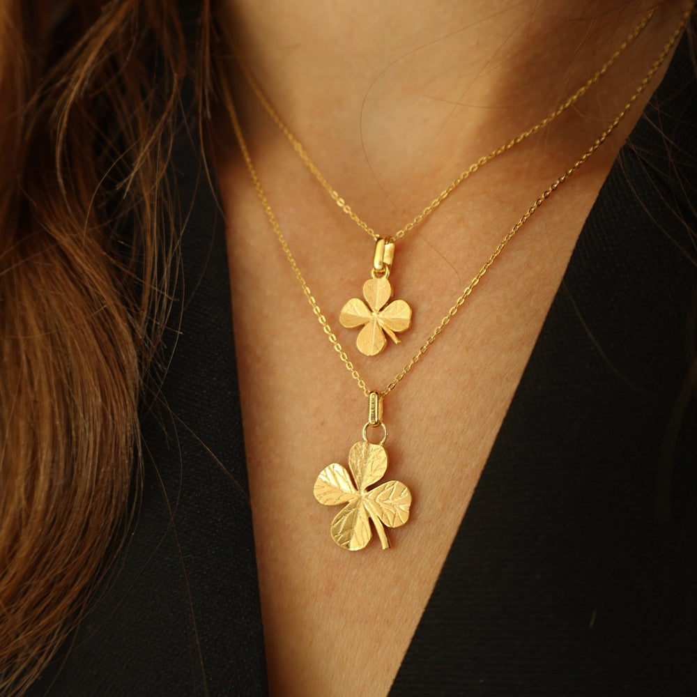 Christina Big Four Leaf Clover vedhæng i forgyldt sølv – billede 3