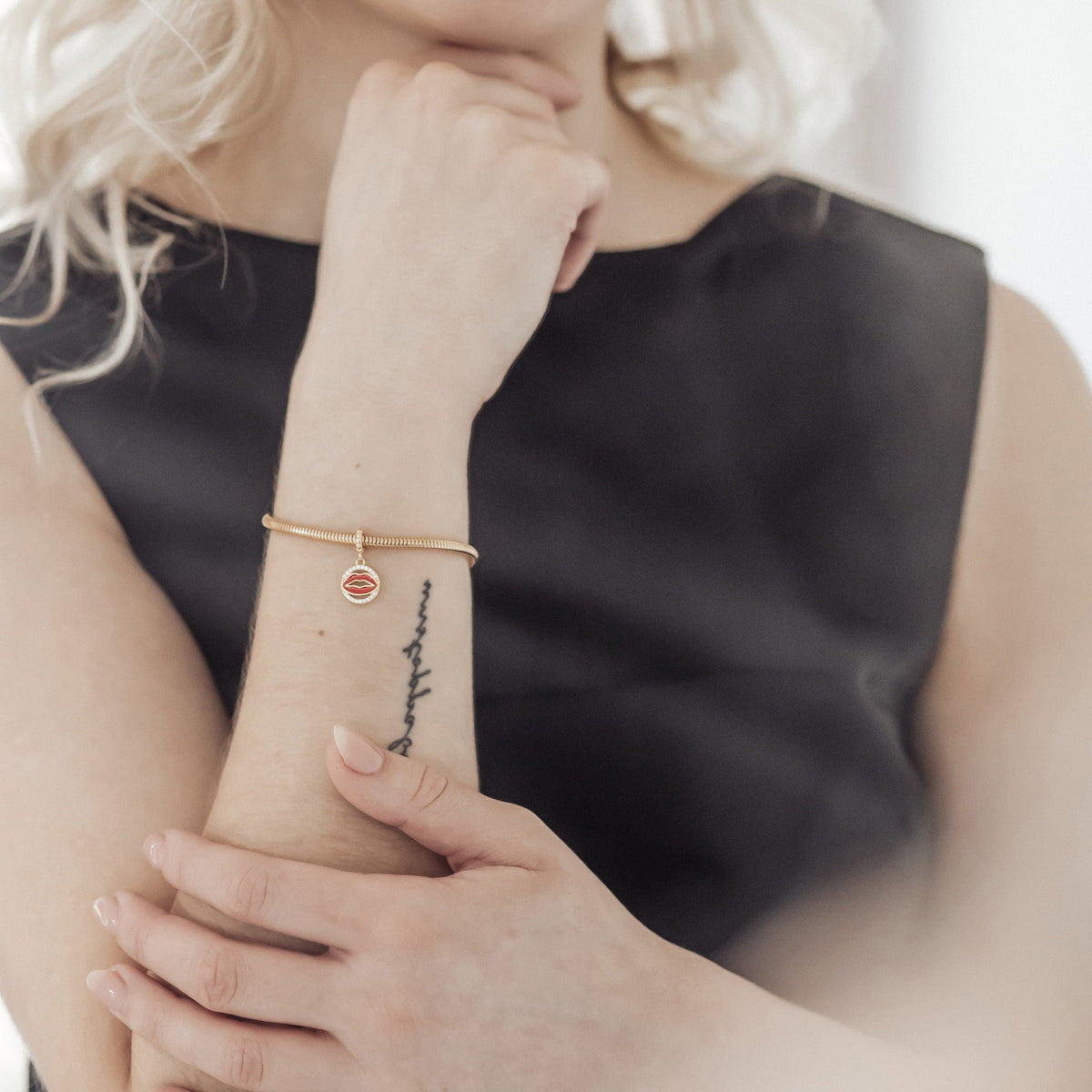 Christina Bonsoir Madame hænger-charm 4 mm i forgyldt sølv – model 623-BLICHFELDT-01-G – billede 6
