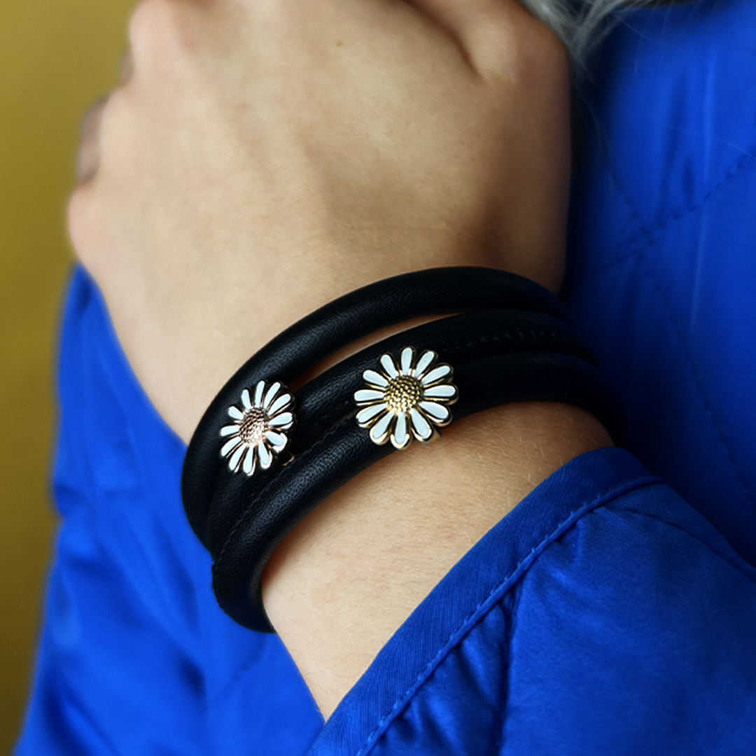 Christina Marguerit charm i forgyldt sølv – model 650-G13 – billede 2