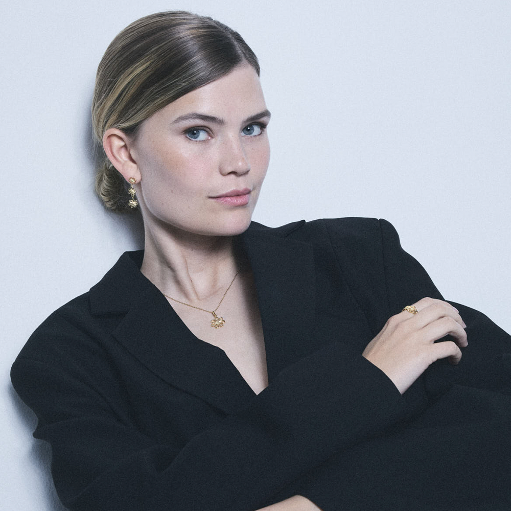 Christina Flower Heaven ørehængere i forgyldt sølv – model 670-G96 – billede 3