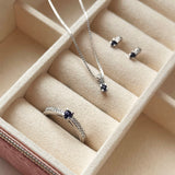 Kleopatra Queen ring hvidguld safir + 0,12 H-W/SI 14 kt - Model: 7536,12SA