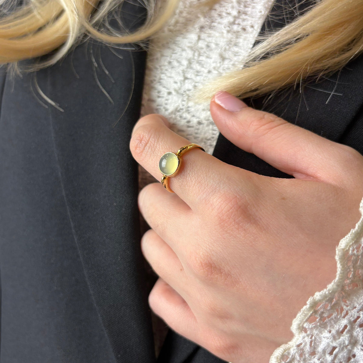 Christina Blue Chalcedony ring i forgyldt sølv – model 800-3.26.B – billede 2