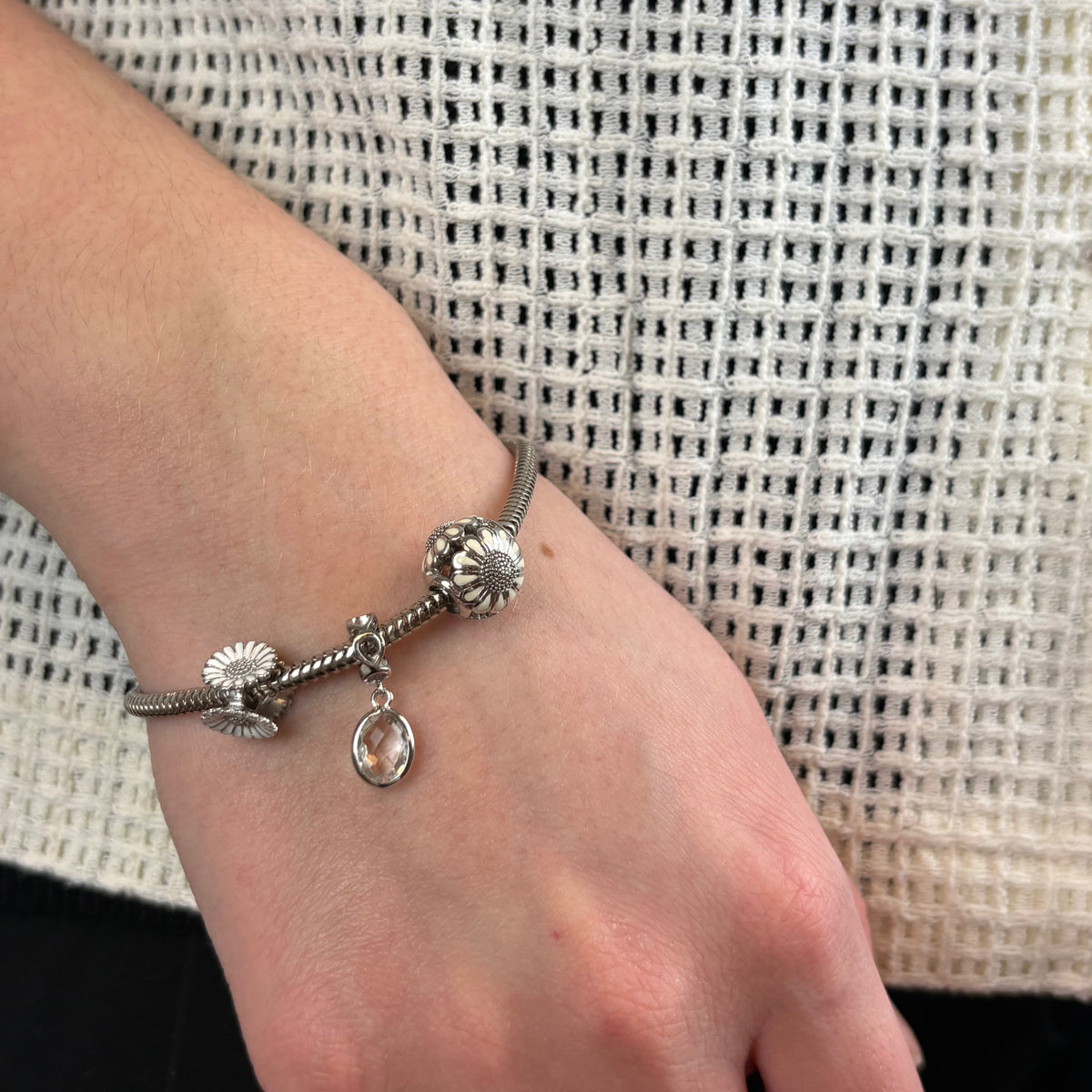 Christina Marguerit charm 4 mm i sølv – model 623-S30 – billede 4