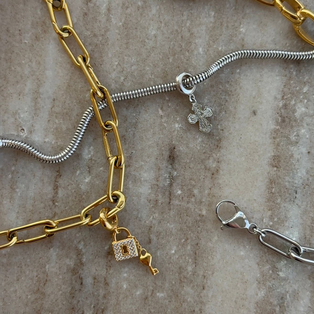 Christina Dagmar Cross hænger-charm 4 mm i sølv – model 623-S279 – billede 3