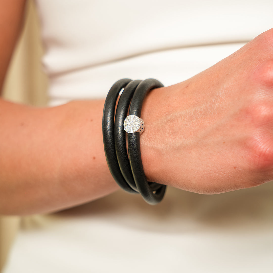 Christina Sunrays Classic læderarmbånd i sølv – model 605-MOR2025-S – billede 2