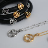 Christina Stjernetegn Tyr charm i forgyldt sølv – model 630-G67-4 – billede 3
