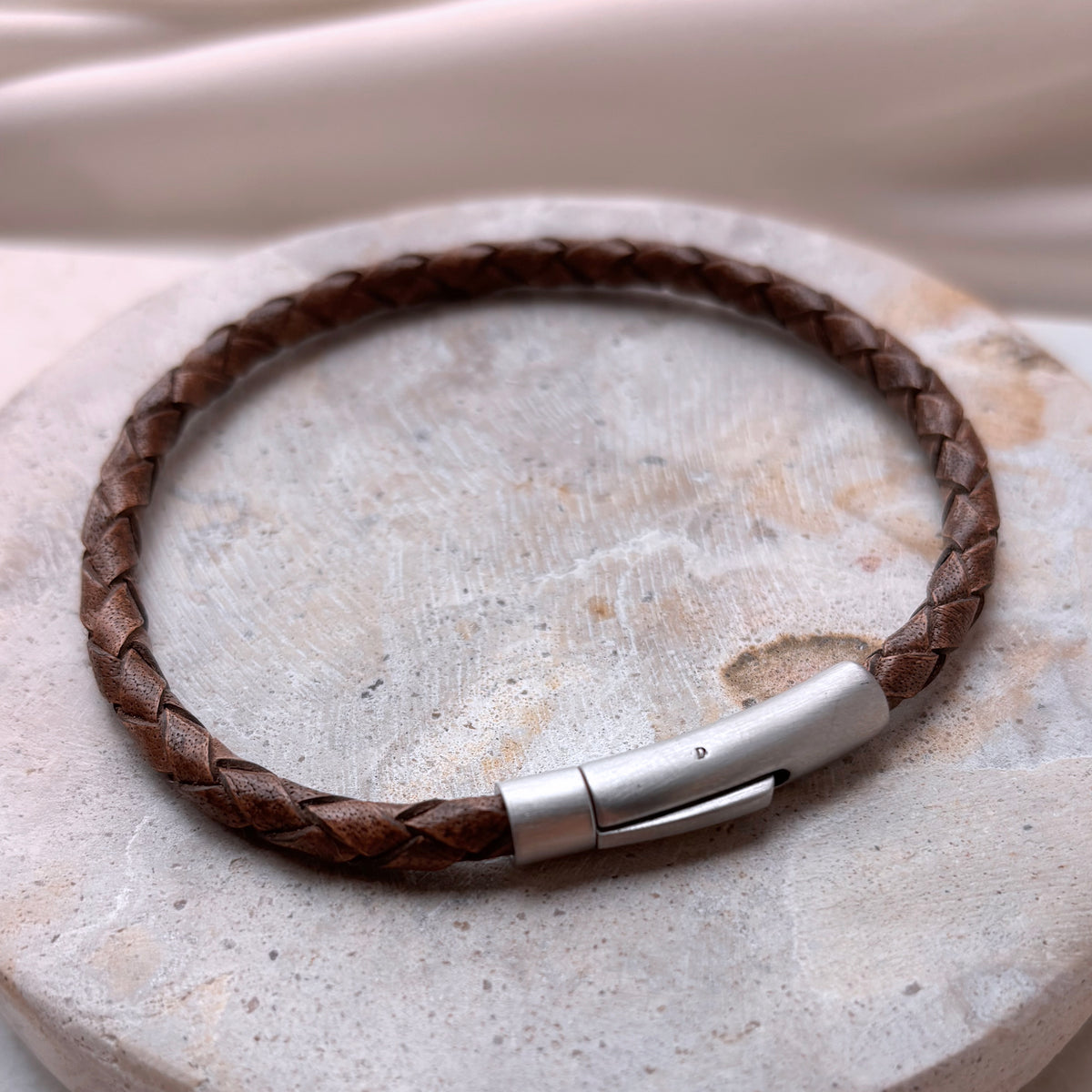 Scrouples - FORCE Herre armbånd brunt flettet læder - Model: 04031A,M