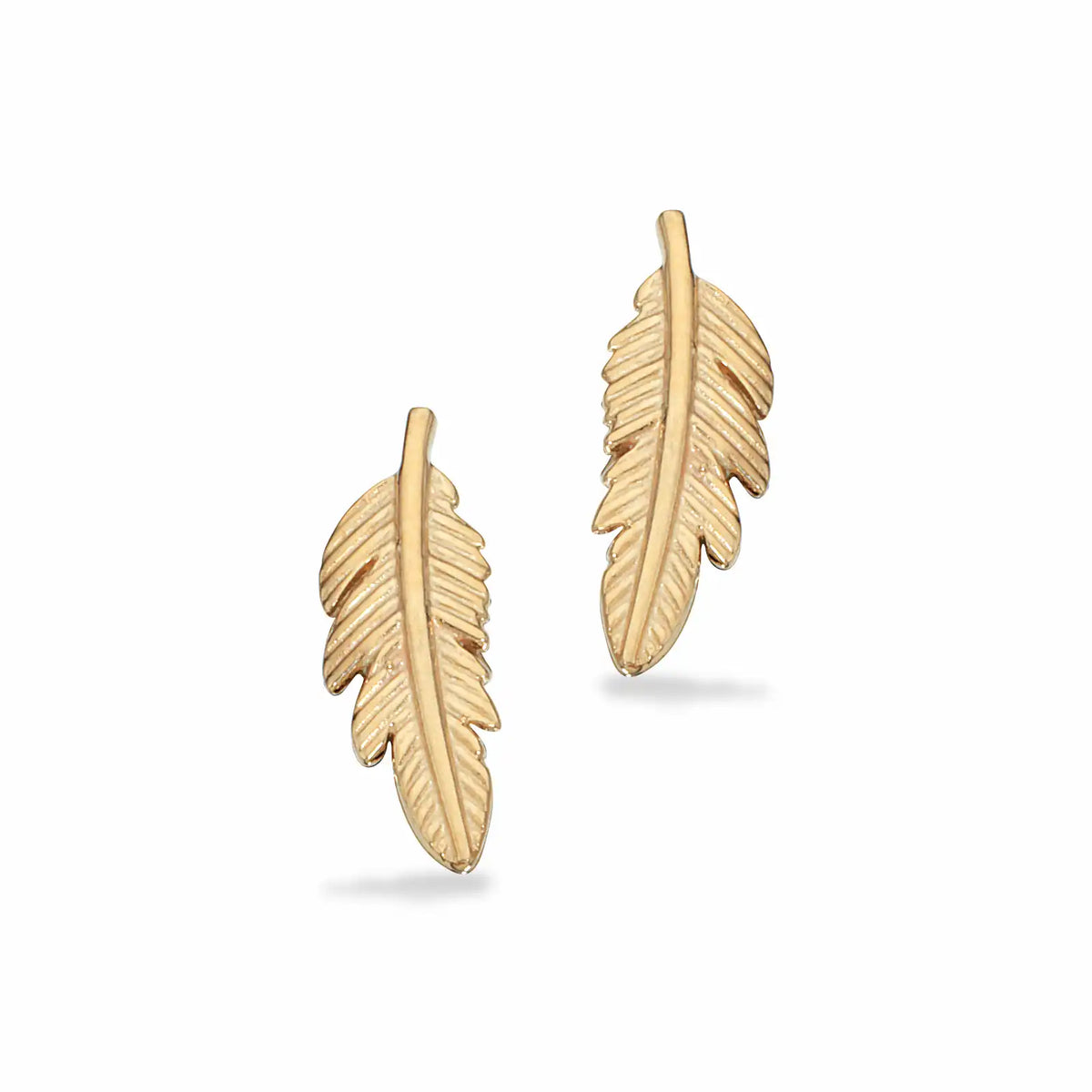 Scrouples - 8 kt guld ørestikkere, fjer med struktur - Model: 120643