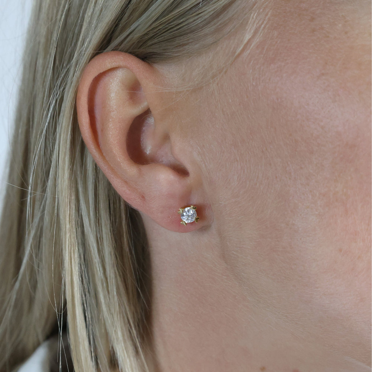 Mary ørestikker 14 kt guld med 2x0,40 ct labgrown diamant W/VS - Model: 14947740