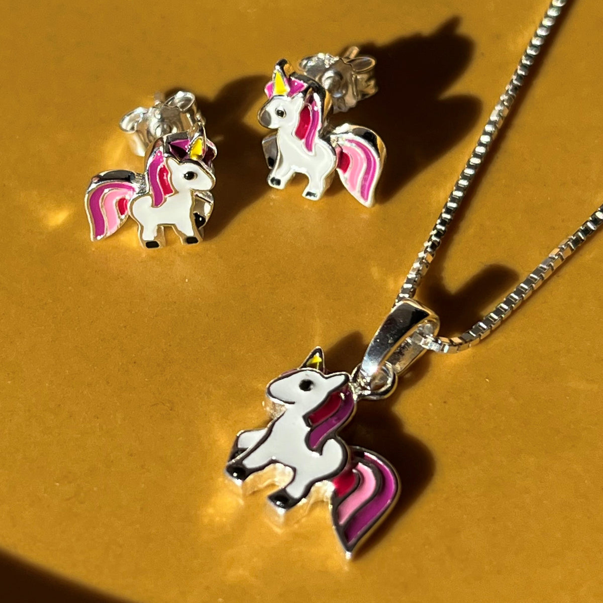 Scrouples - Unicorn ørestik sølv/farvet emalje - Model nr.: 152782