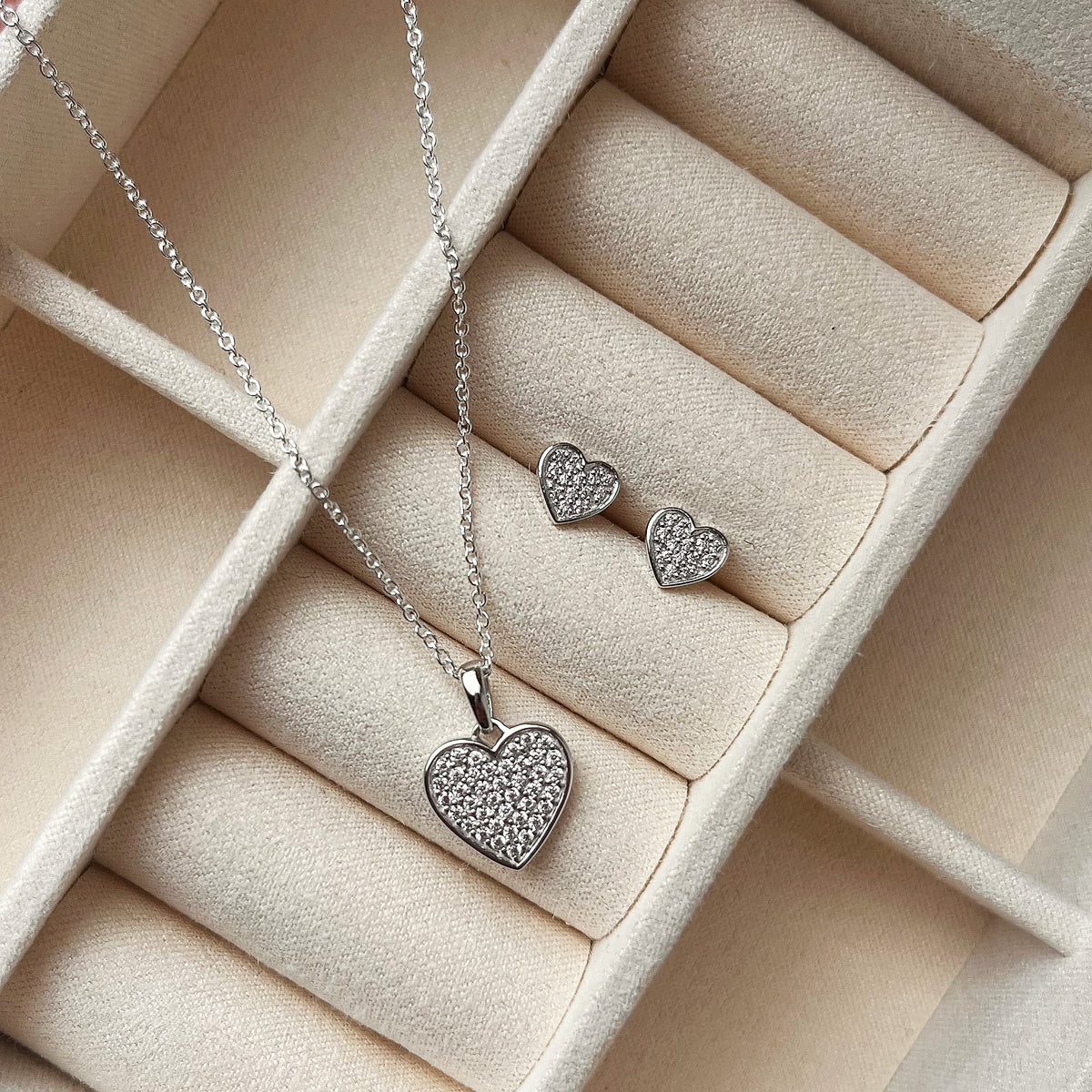 Scrouples-SoHo øreringe hjerte pavé cubic zir. sølv rh-model 162352