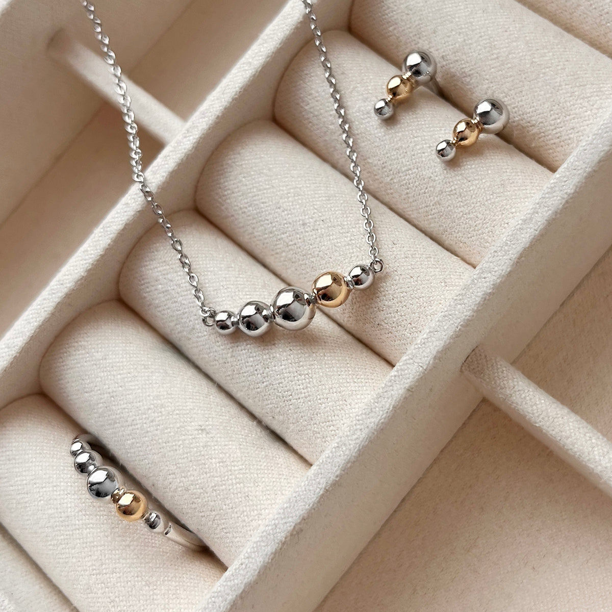 Scrouples - Ring, sølv + 8 kt med kugler - Model: 730012
