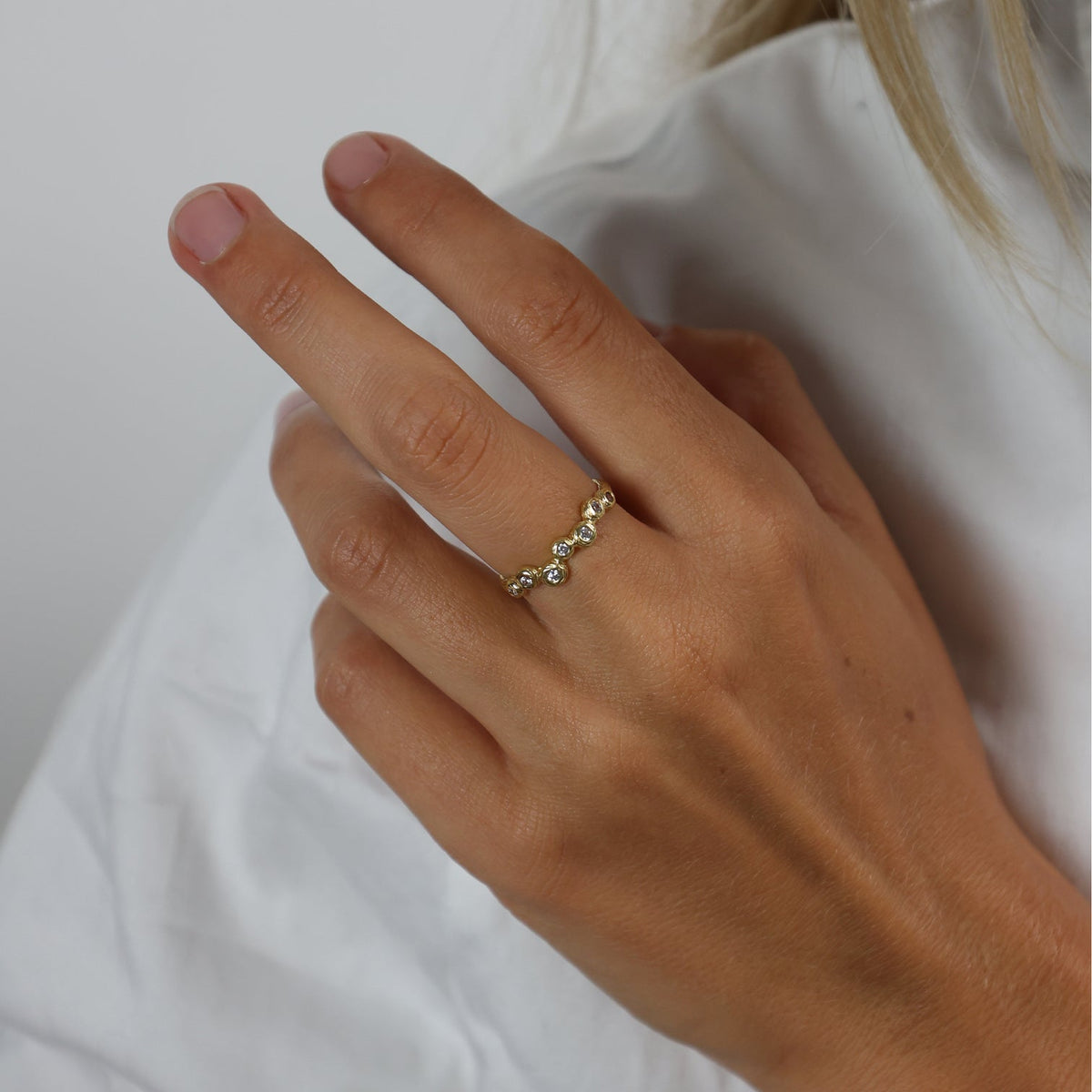 Aagaard - 14 kt guldring med syntetiske zirkoner - Modelnr: 1800-G14-04