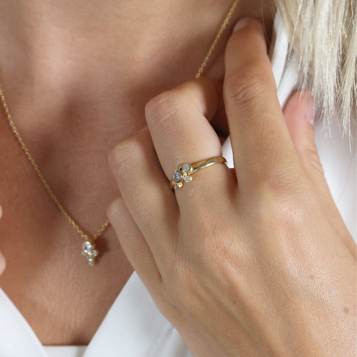 Aagaard Ring 8 Karat Guld med 5 Cubic Zirkonia