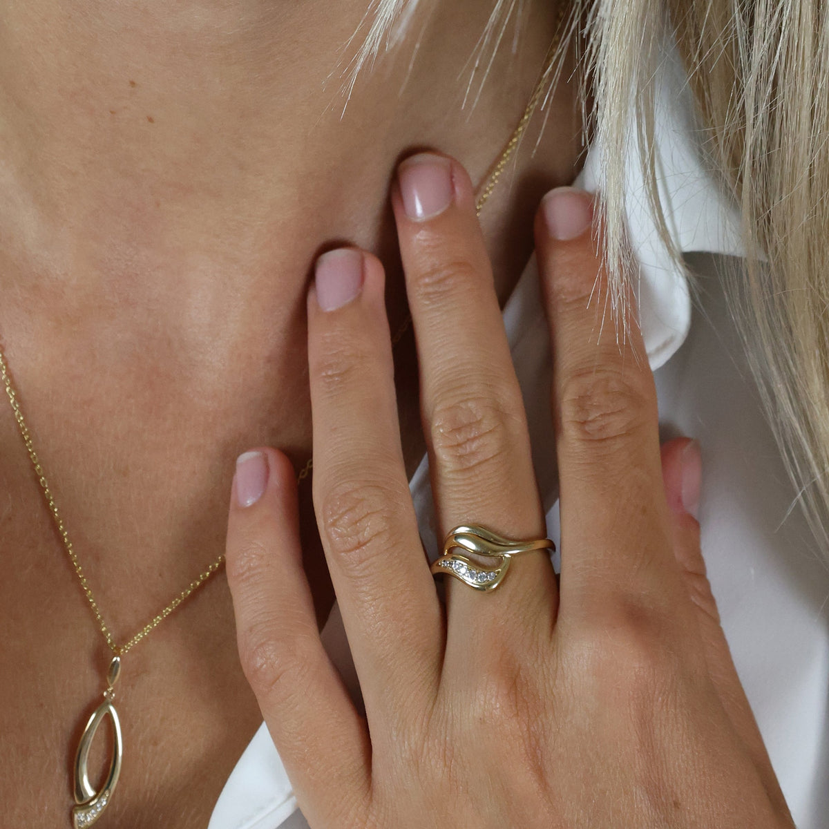 Aagaard Ring 8 Karat Guld med 7 Cubic Zirkonia