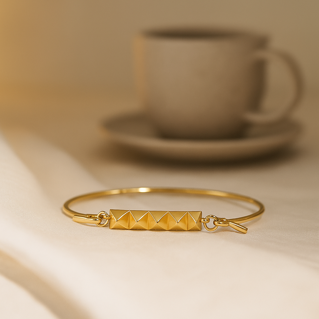 Heiring Multi armring med Pyramide top
