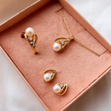 Scrouples - 8 kt guld vedhæng med perle og zirkon, forgyldt kæde - Model: 215963