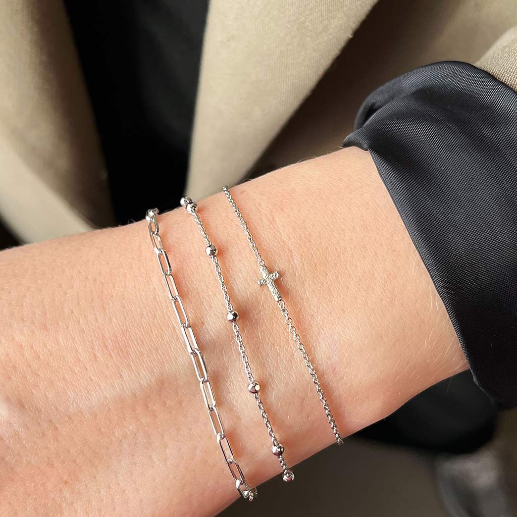 Scrouples - Sølv armbånd med små kors - Model: 38252A,M
