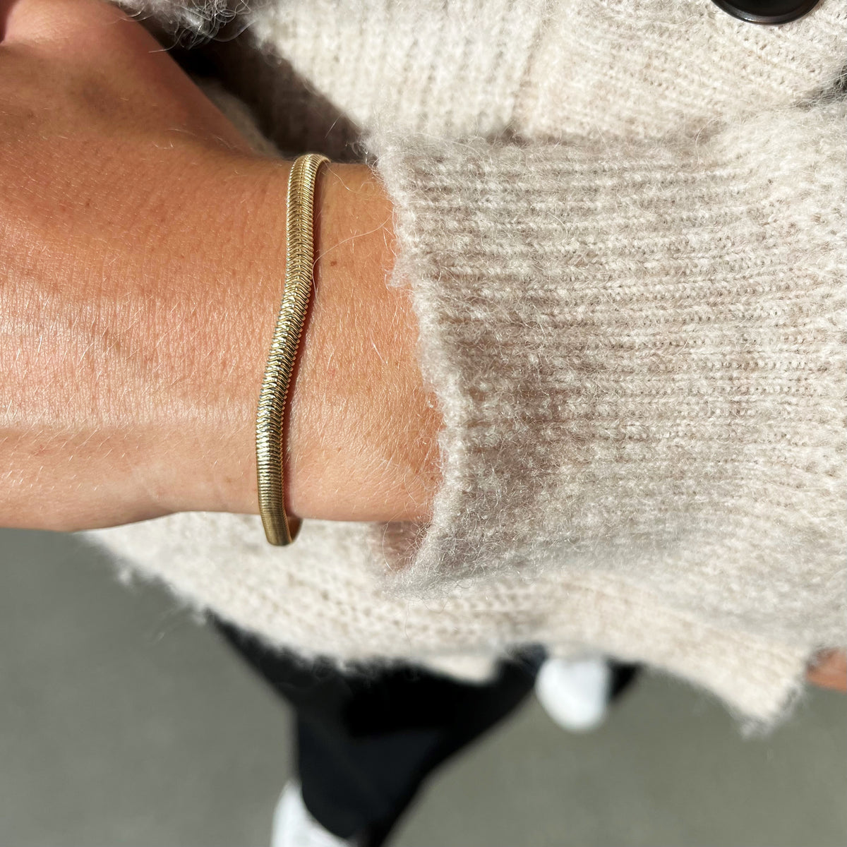 Scrouples - Forgyldt armbånd, flad slange 17+2 cm - Model: 38392A,M