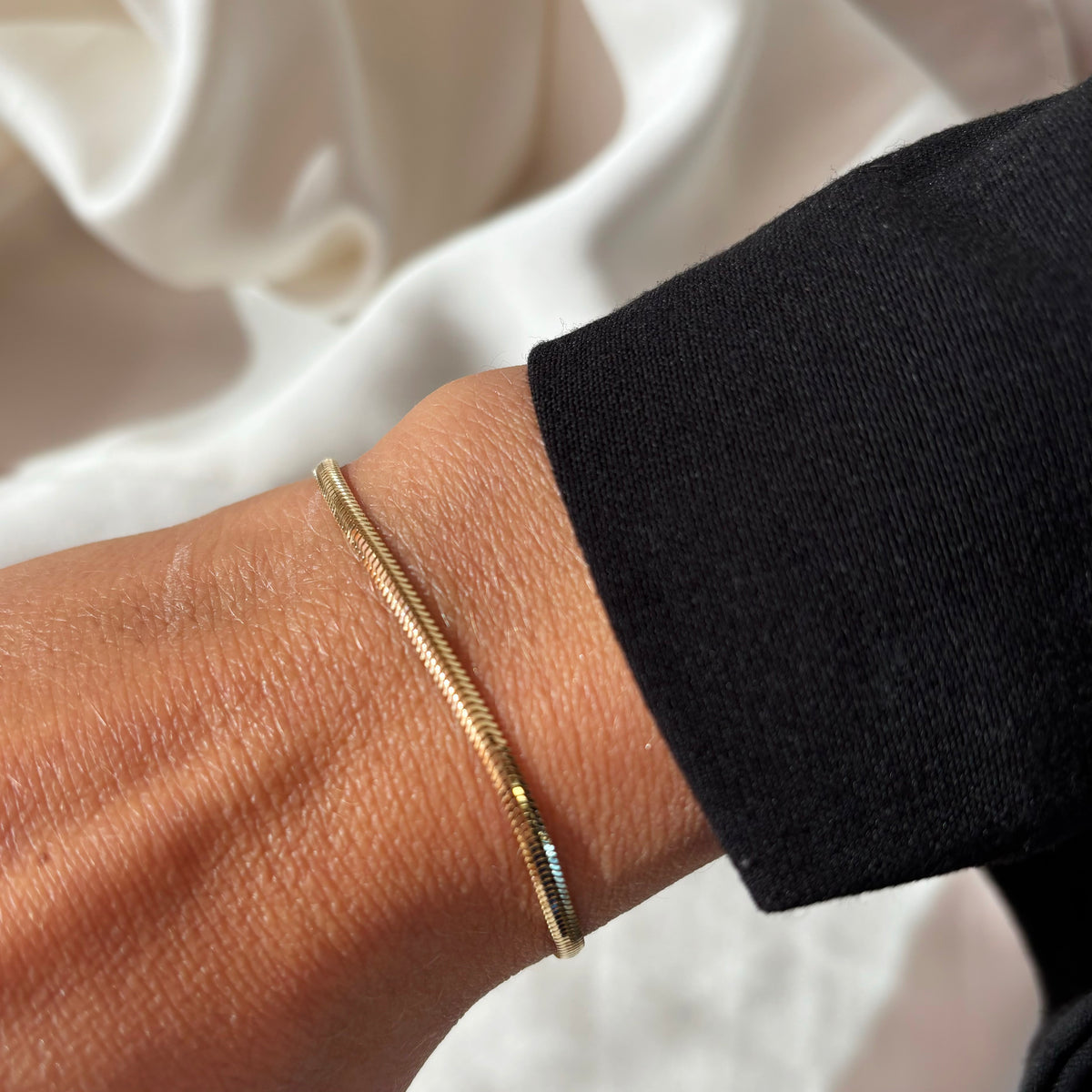 Scrouples - Armbånd forgyldt sølv i oval slangekæde - Model: 39182A,M