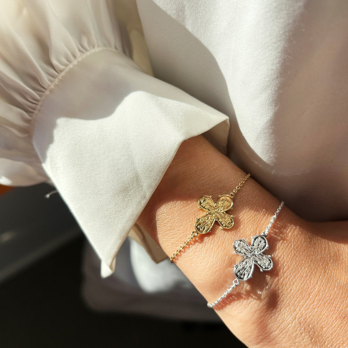 Scrouples - Armbånd forgyldt sølv med dagmar kors - Model: 39752A,M